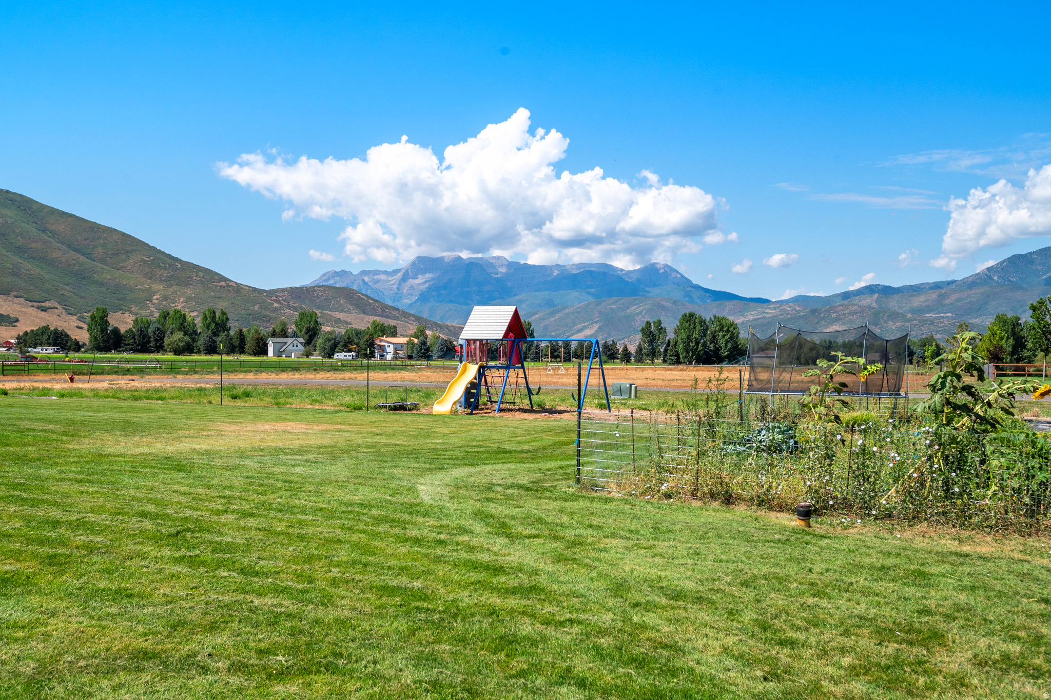 THREE FARM ESTATES - Residential