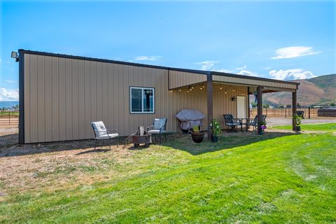 Tiny photo for 364 W 3000 S, Daniel, UT 84032 (MLS # 2147850)
