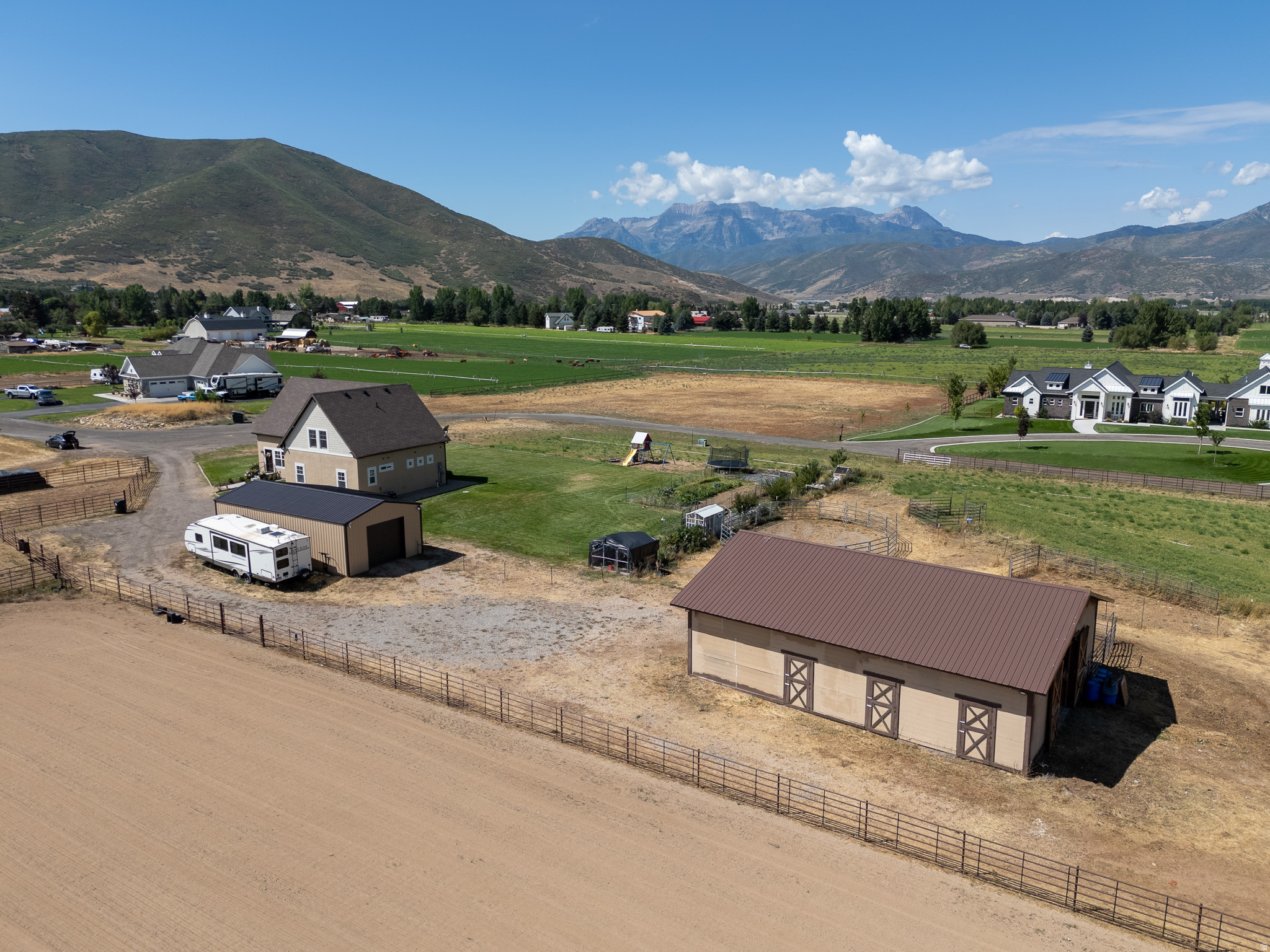 THREE FARM ESTATES - Residential