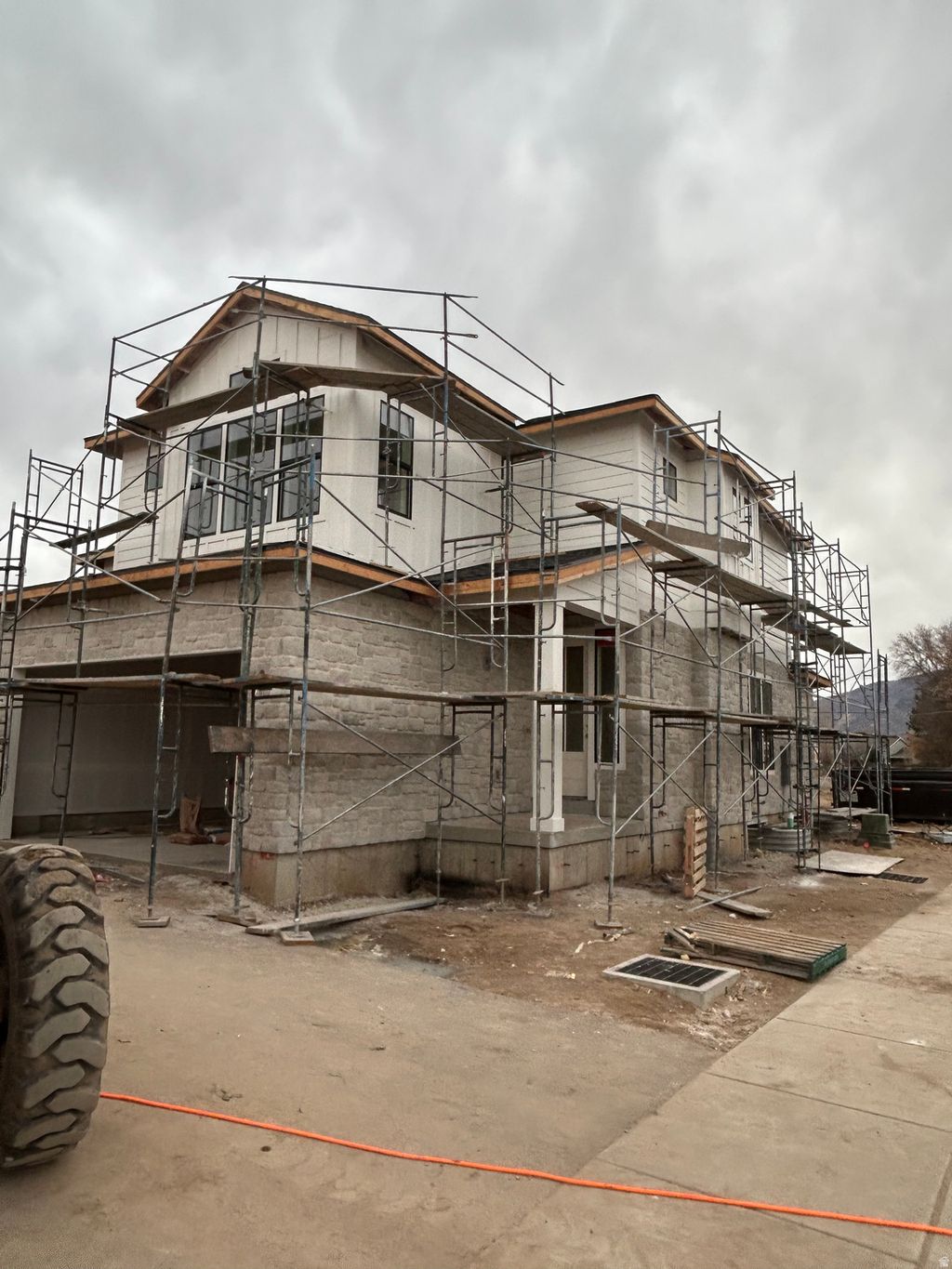 Photo of 1432 W PLEASANT VIEW DR, Kaysville, UT 84037 (MLS # 2127728)