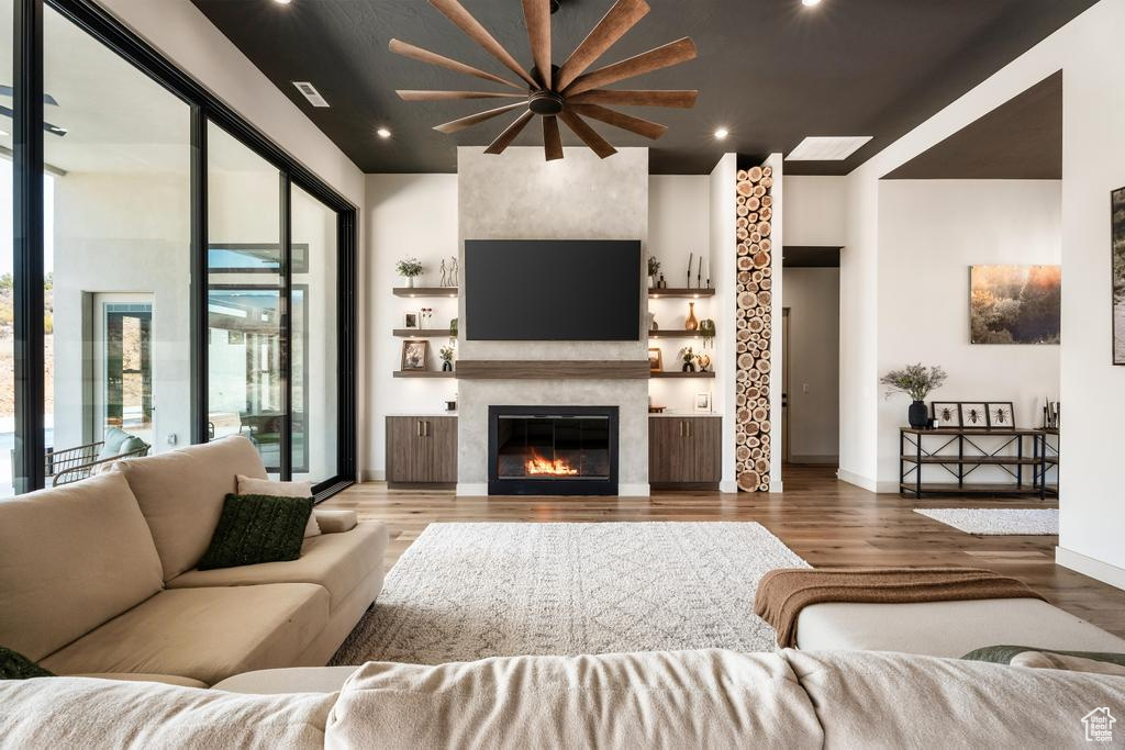 SILVER VALLEY EST 1 - Residential