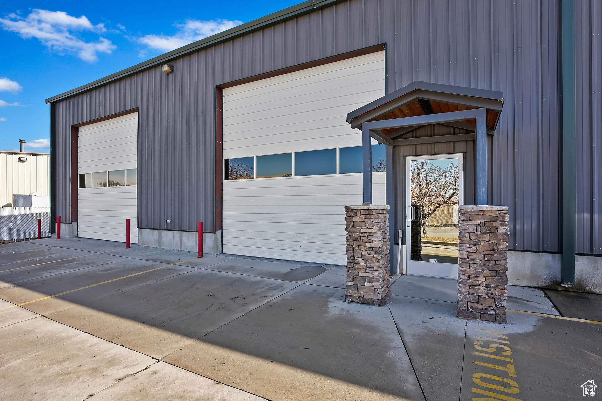 KAPP INDUSTRIAL PARK - Commercial Lease