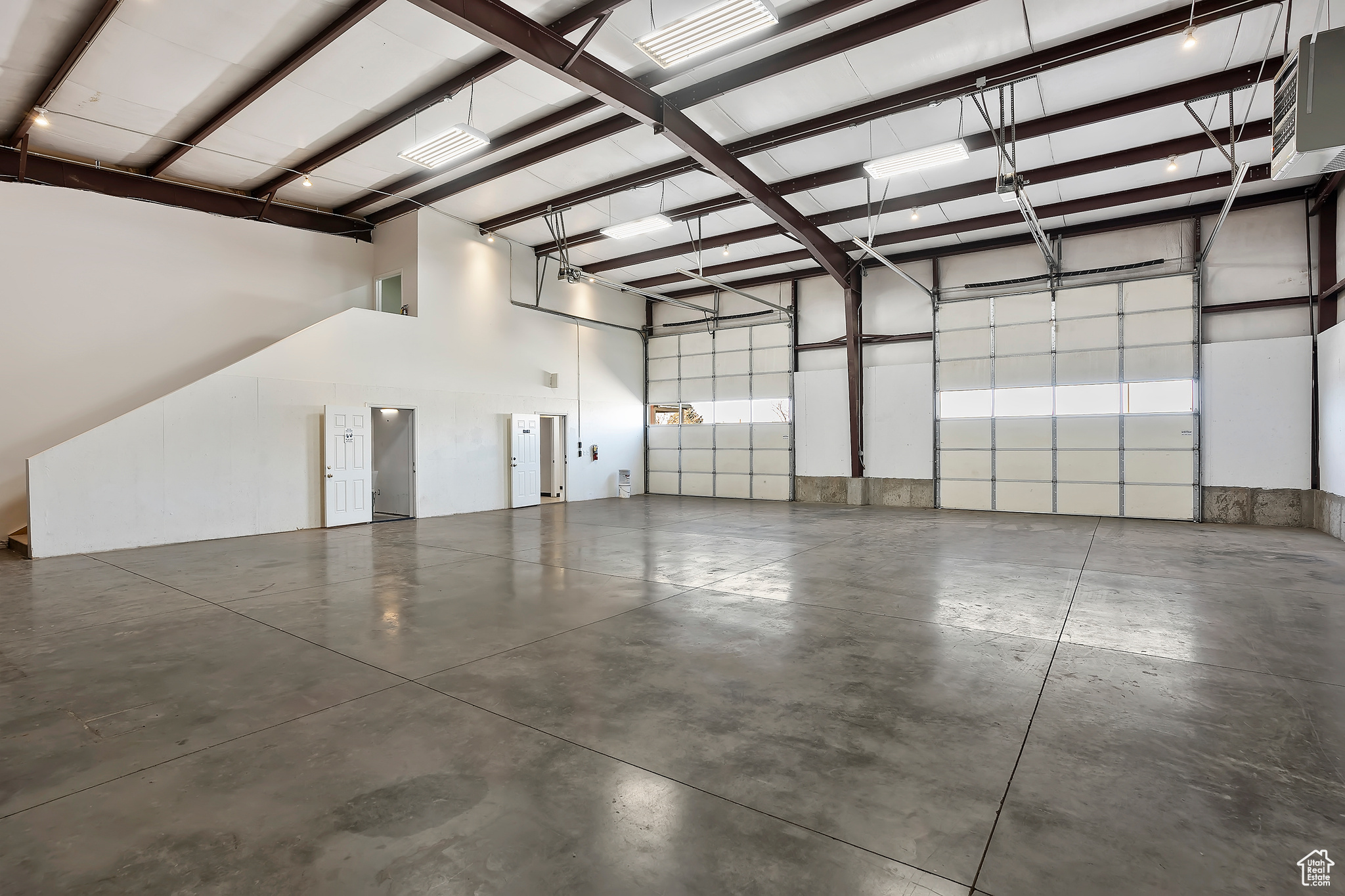KAPP INDUSTRIAL PARK - Commercial Lease