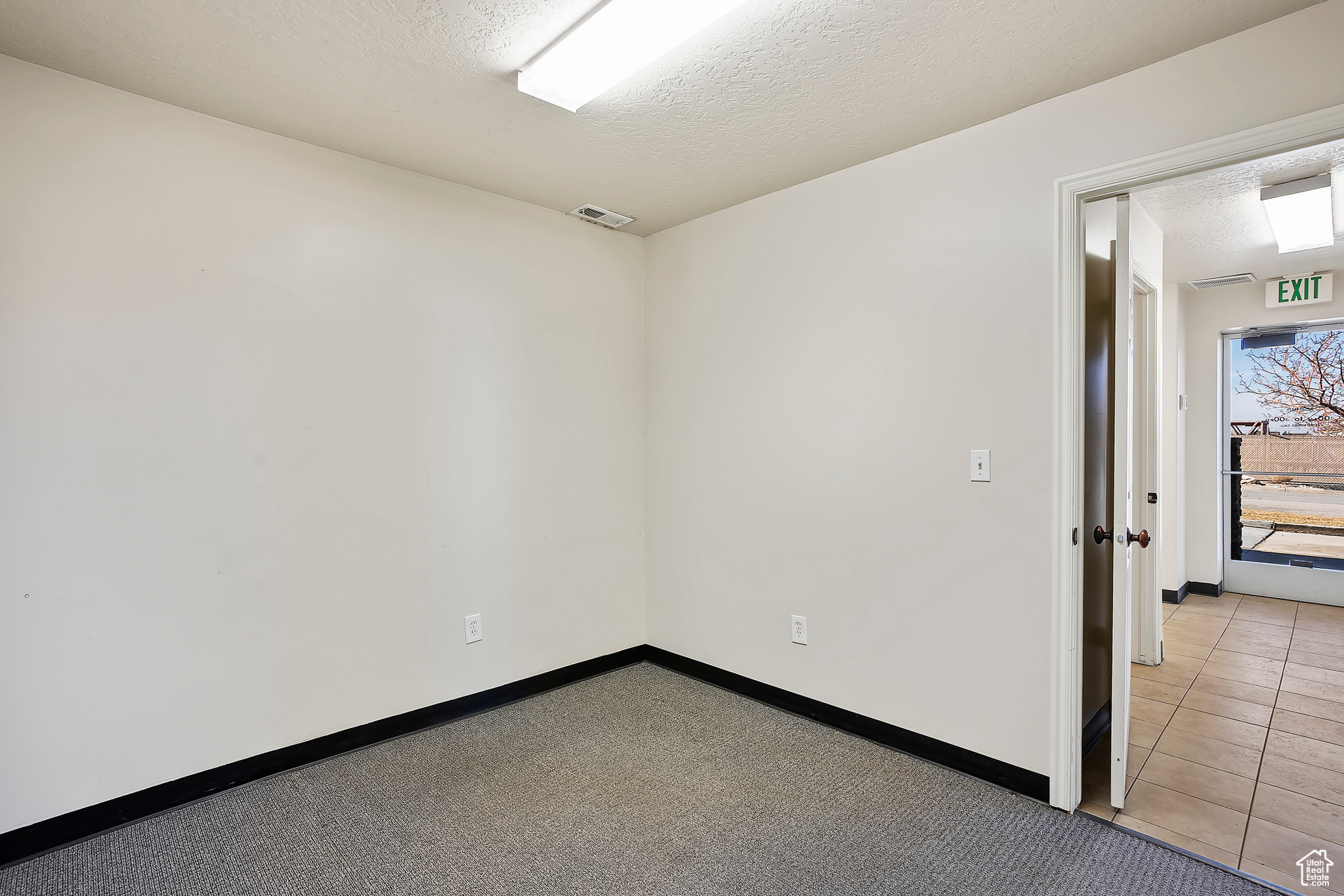 KAPP INDUSTRIAL PARK - Commercial Lease