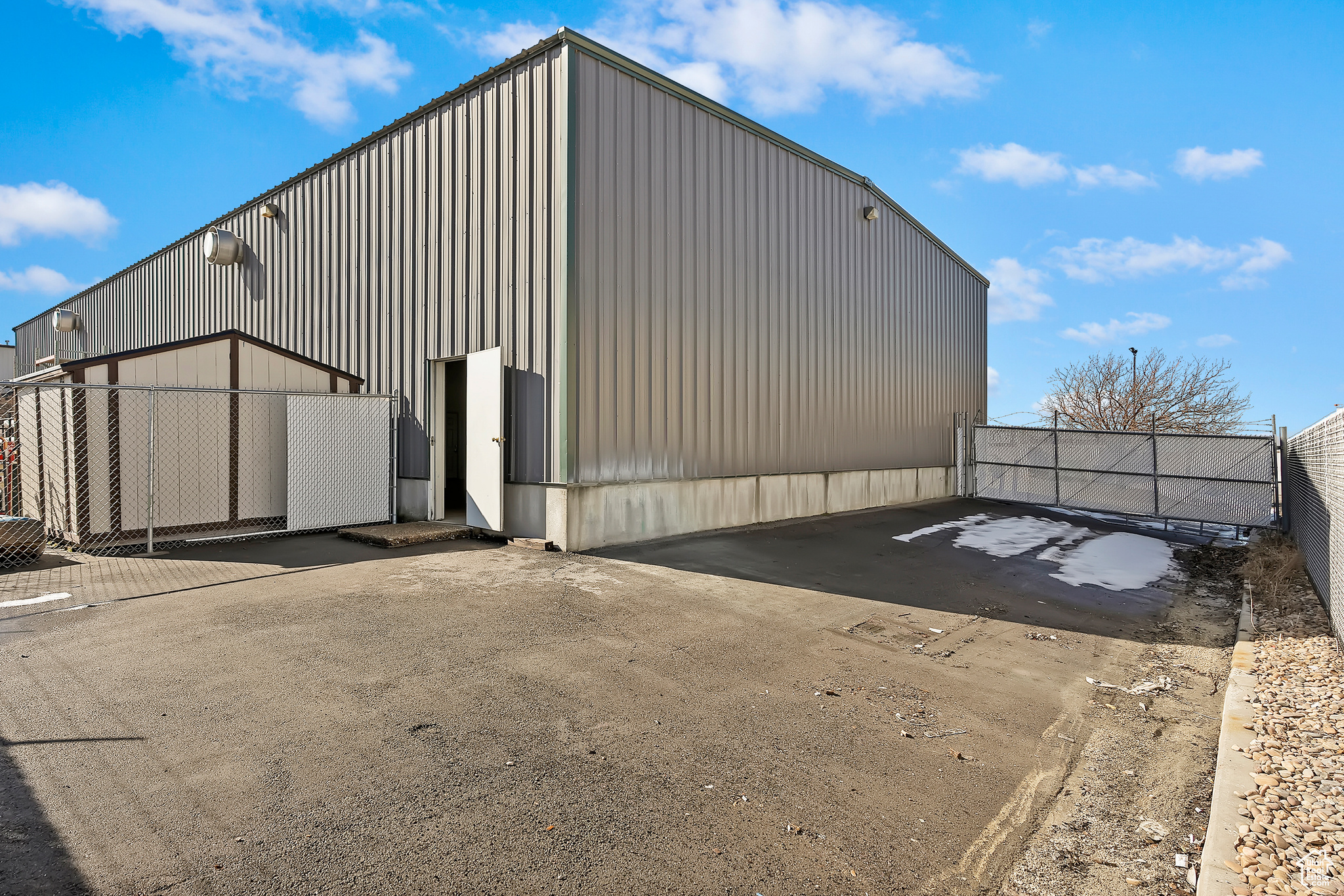 KAPP INDUSTRIAL PARK - Commercial Lease