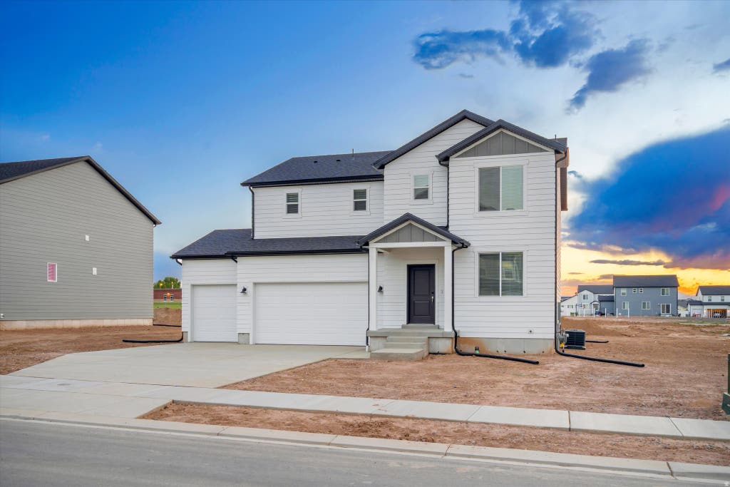 Photo of 823 N 260 E #221, Santaquin, UT 84655 (MLS # 2167857)