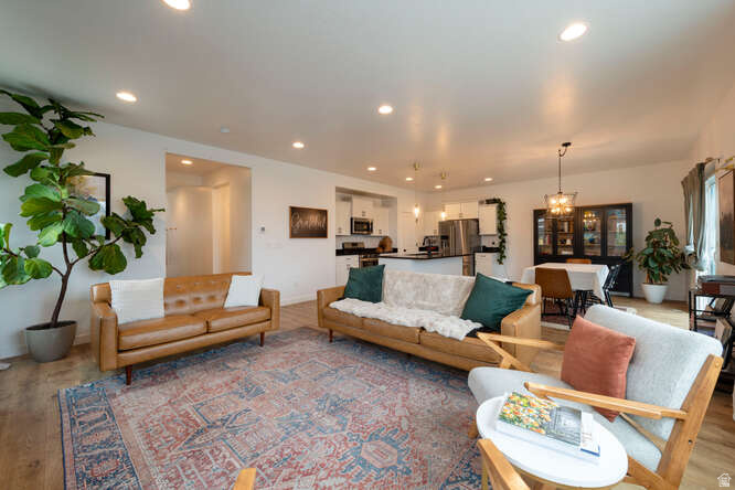 SOUTH HILLS - Residential