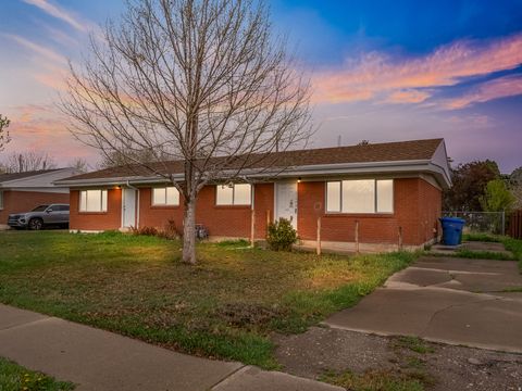Tiny photo for 524 N 900 E, Lehi, UT 84043 (MLS # 2148117)