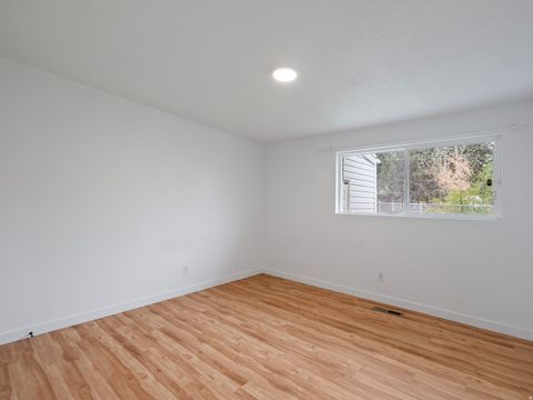 Tiny photo for 524 N 900 E, Lehi, UT 84043 (MLS # 2148117)