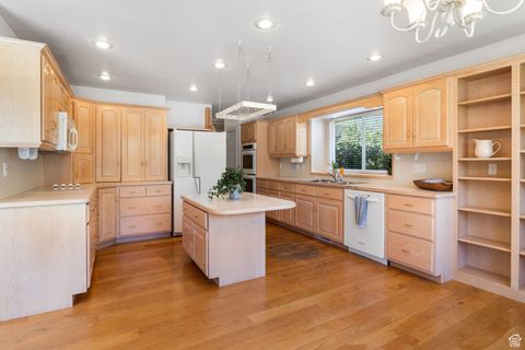 Tiny photo for 760 N EAGLE VIEW DR. Dr, Alpine, UT 84004 (MLS # 2106153)