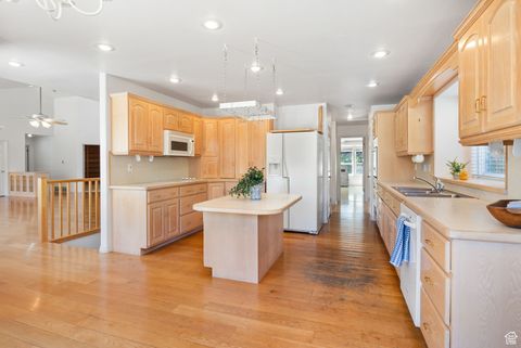 Tiny photo for 760 N EAGLE VIEW DR. Dr, Alpine, UT 84004 (MLS # 2106153)