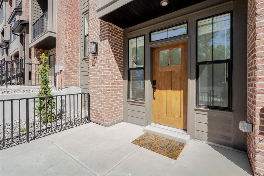 Photo of 862 E BROOKSHADE LN S #106, Murray, UT 84107 (MLS # 2177879)