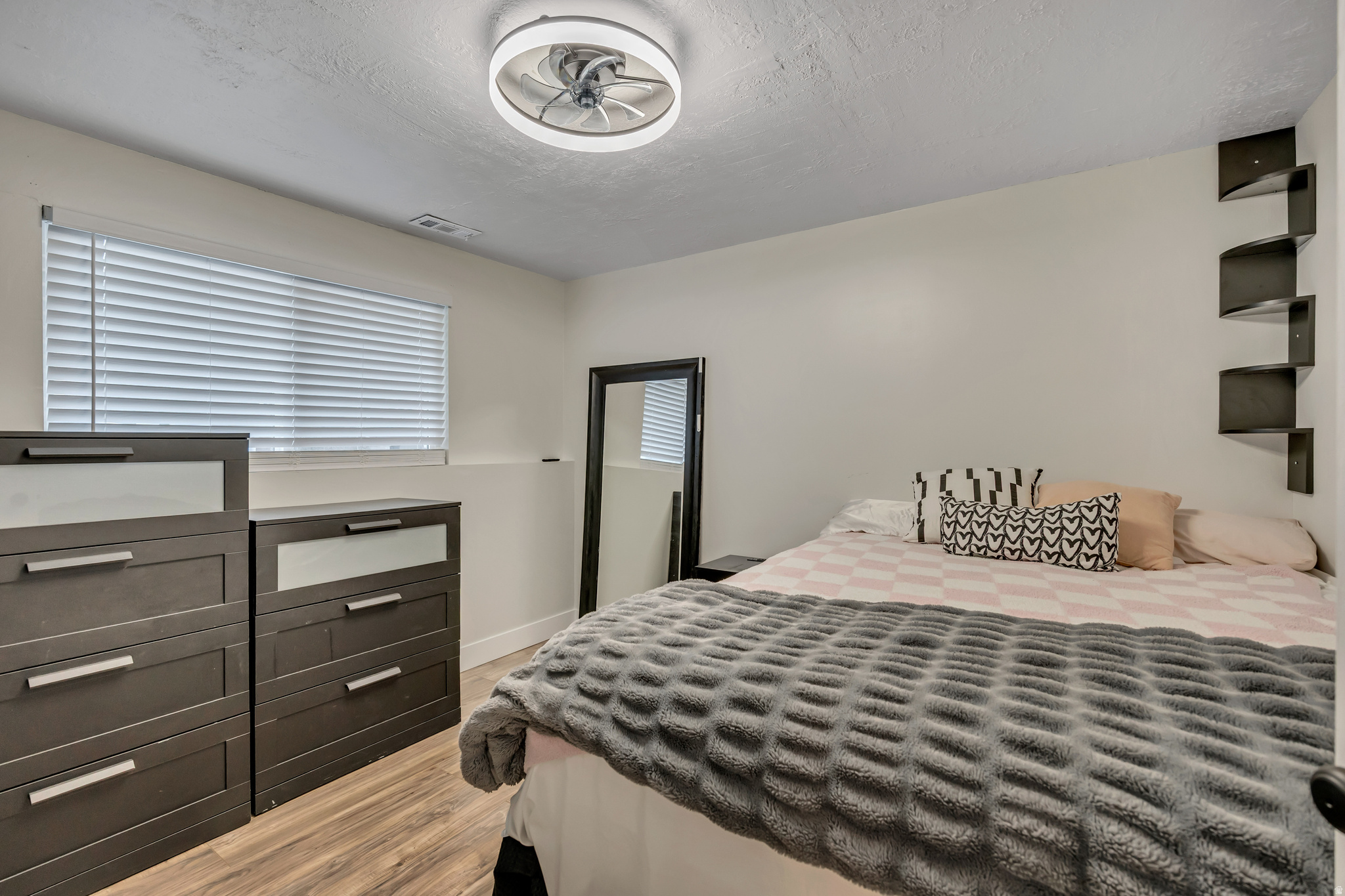 WILLOW BAY II - Residential