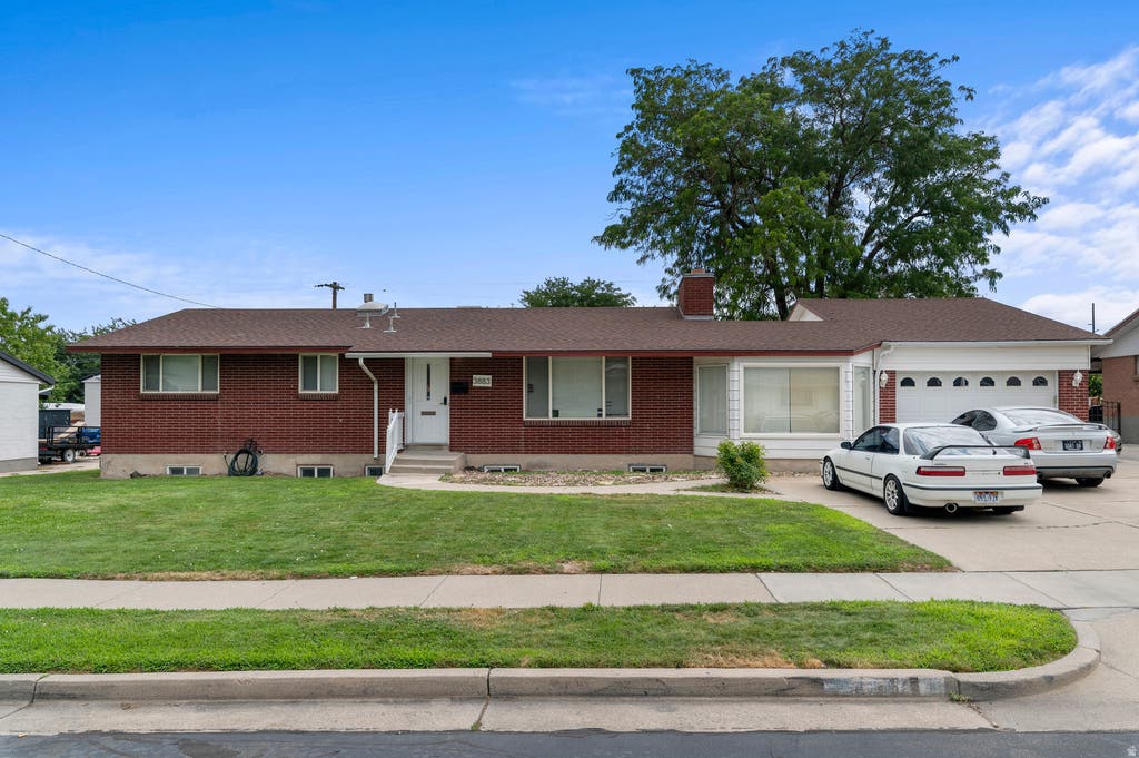 Photo of 3883 S MARKET ST, West Valley City, UT 84119 (MLS # 2179505)