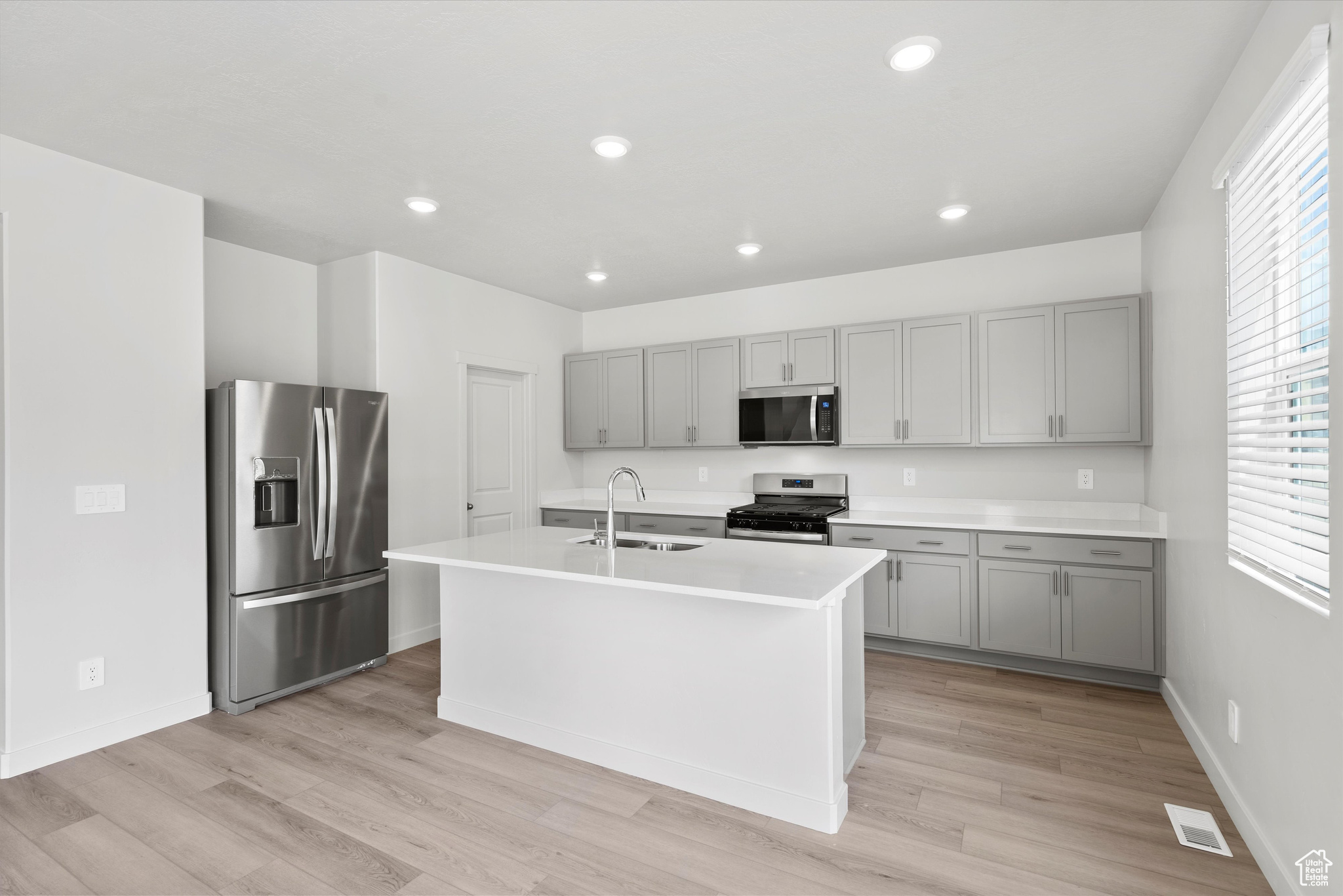 VISTA MEADOWS - Residential