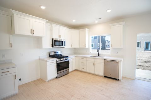 Tiny photo for 1113 N 1020 W, Salem, UT 84653 (MLS # 2138592)