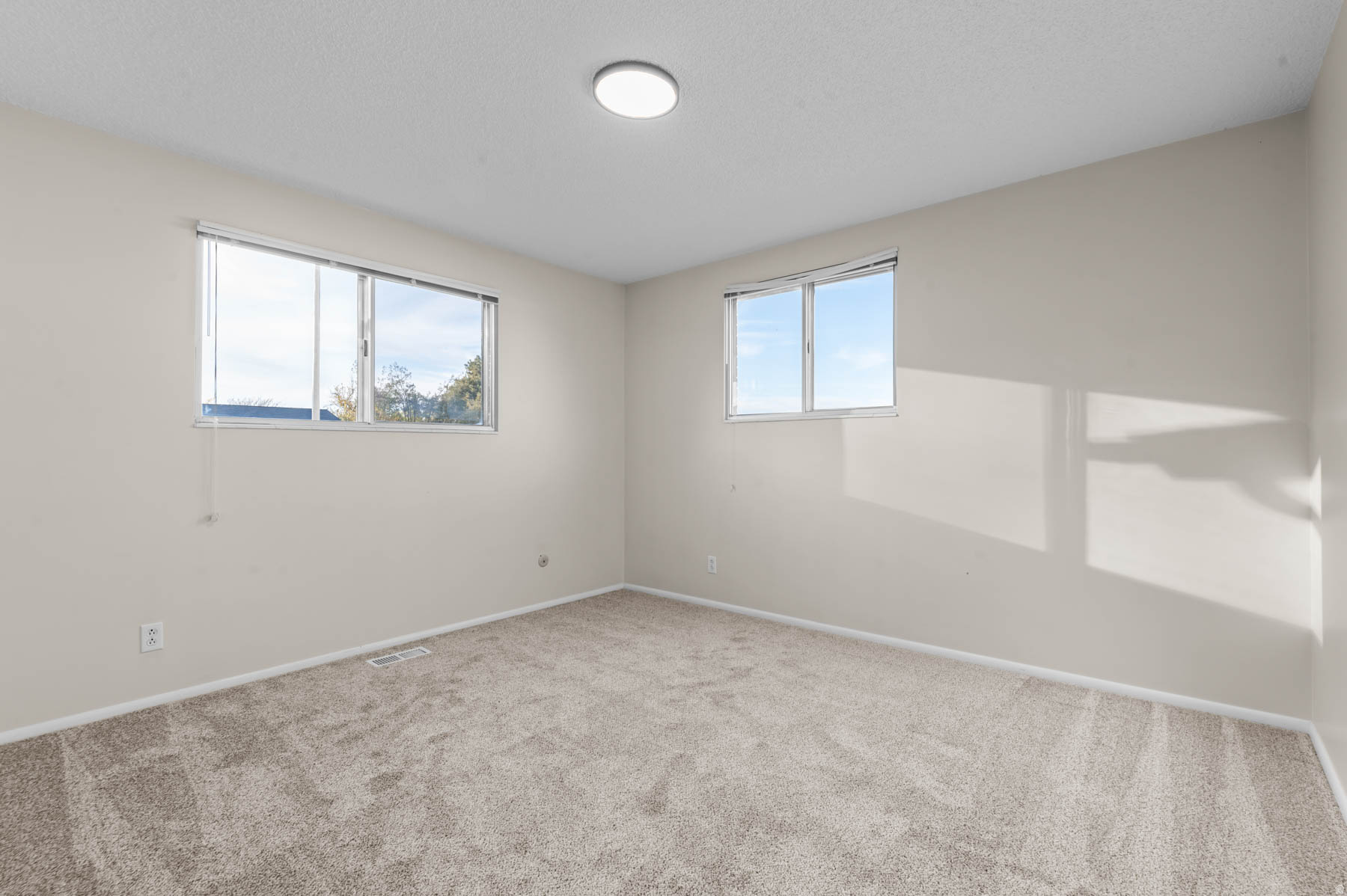 TREASURE ACR - Residential