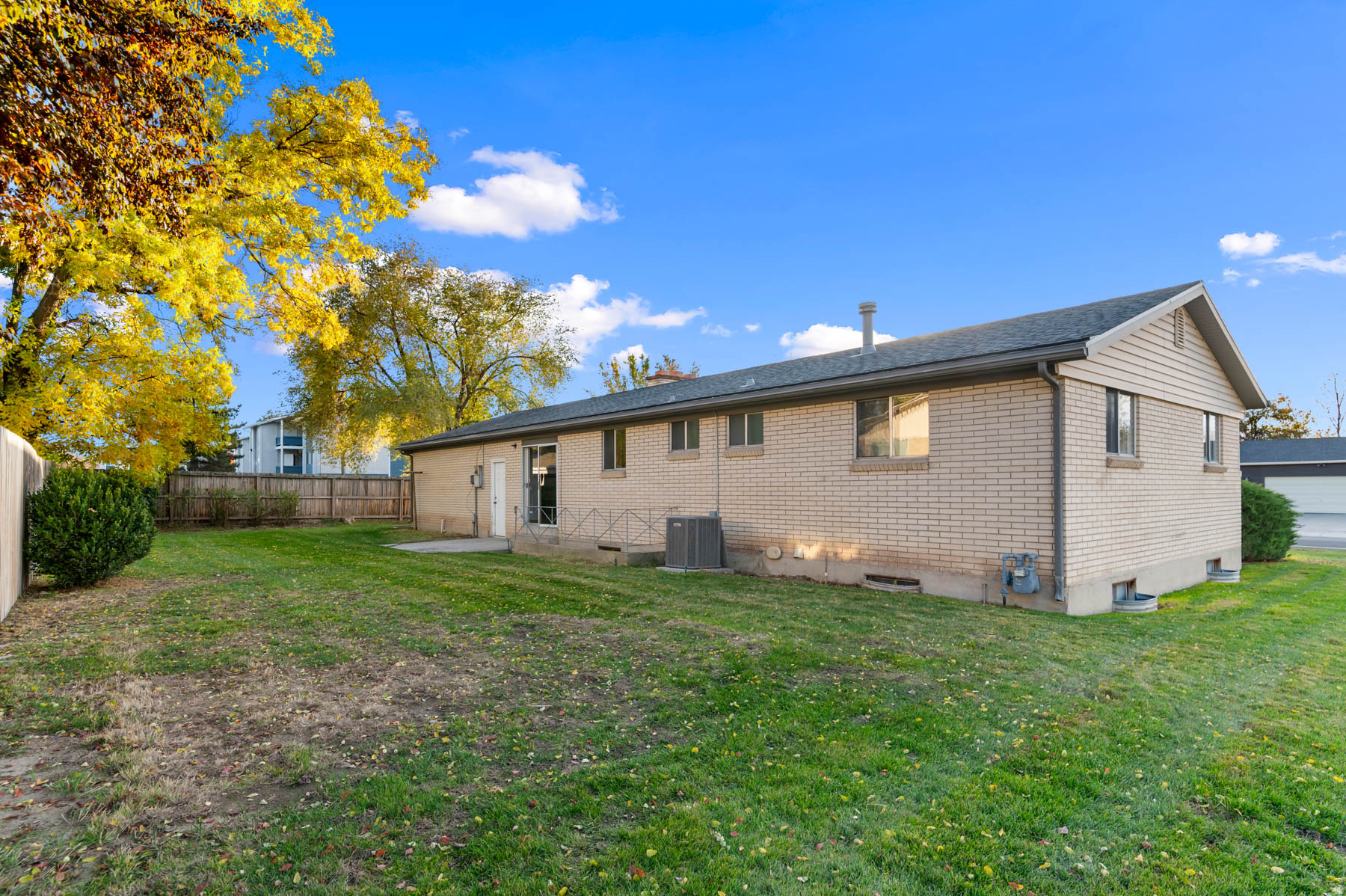 TREASURE ACR - Residential