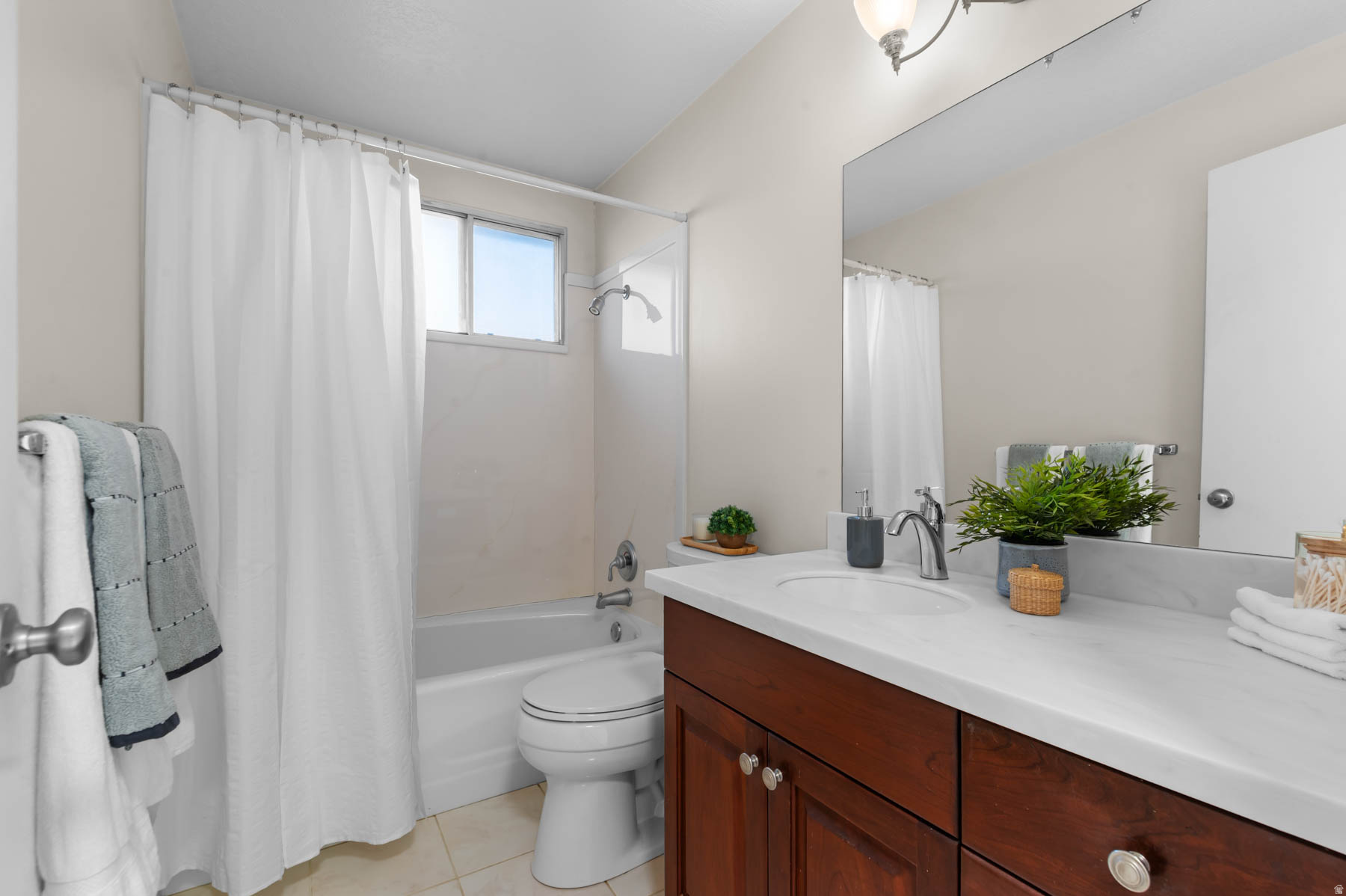 TREASURE ACR - Residential