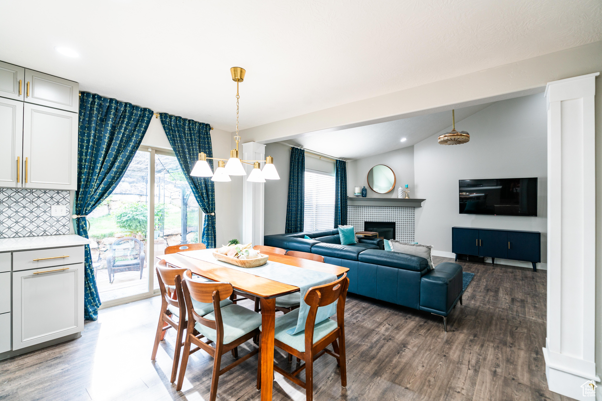 POINT LOOKOUT AT RED HAWK RANCH - Residential