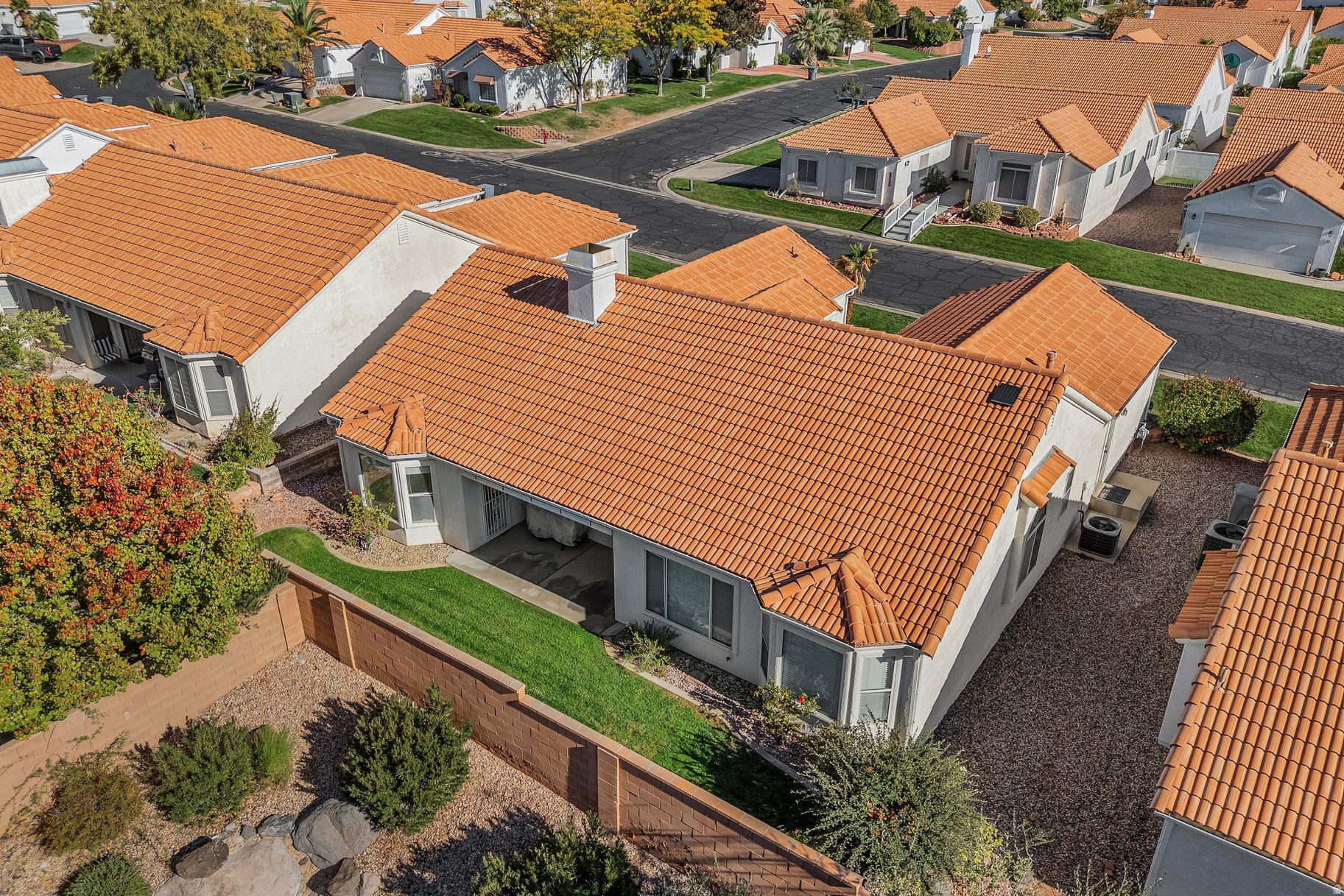 VISTA DEL SOL TH 1 - Residential