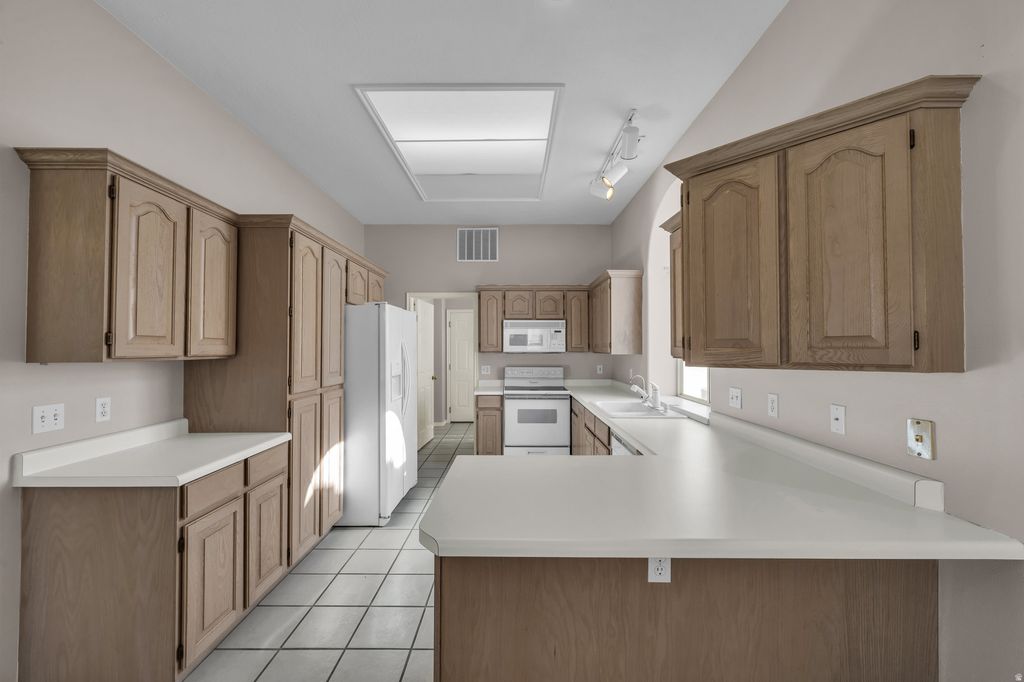 Photo of 39 N VALLEY VIEW DR #49, Saint George, UT 84770 (MLS # 2120726)