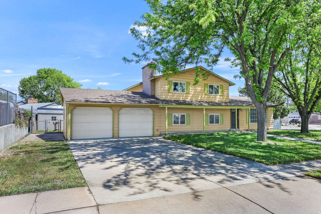 Photo of 1440 DAVID DR, Syracuse, UT 84075 (MLS # 2156528)