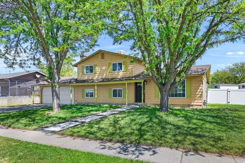 Tiny photo for 1440 DAVID DR, Syracuse, UT 84075 (MLS # 2156528)