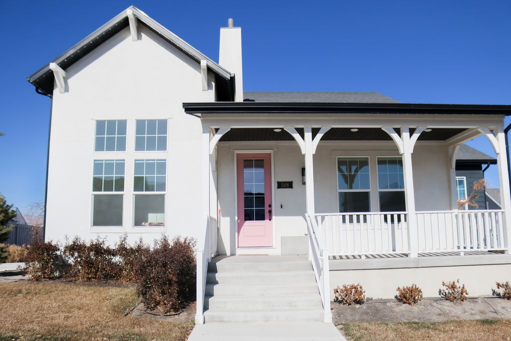 Photo of 588 W FOUNDERS BLVD, Saratoga Springs, UT 84045 (MLS # 2142116)