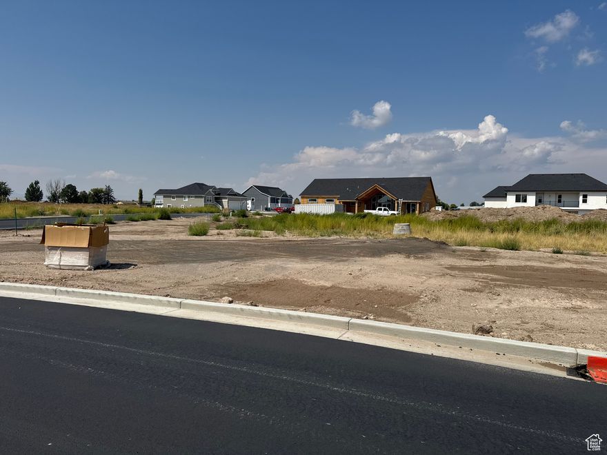 Fantastic larger lots in Hooper! Half acre or larger. Bring your own builder. Reach out for availability. Plat maps attached as a document on the listing.