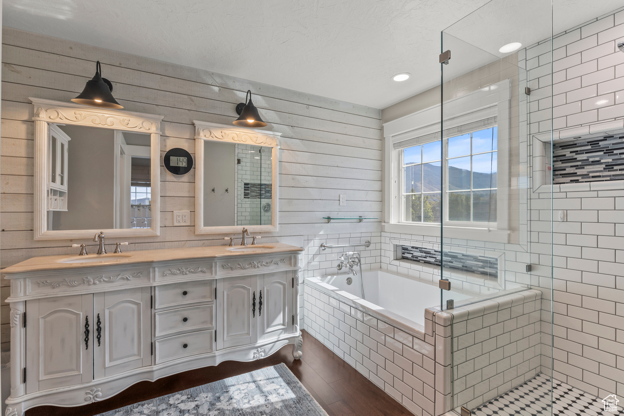 THE HEIGHTS - Residential