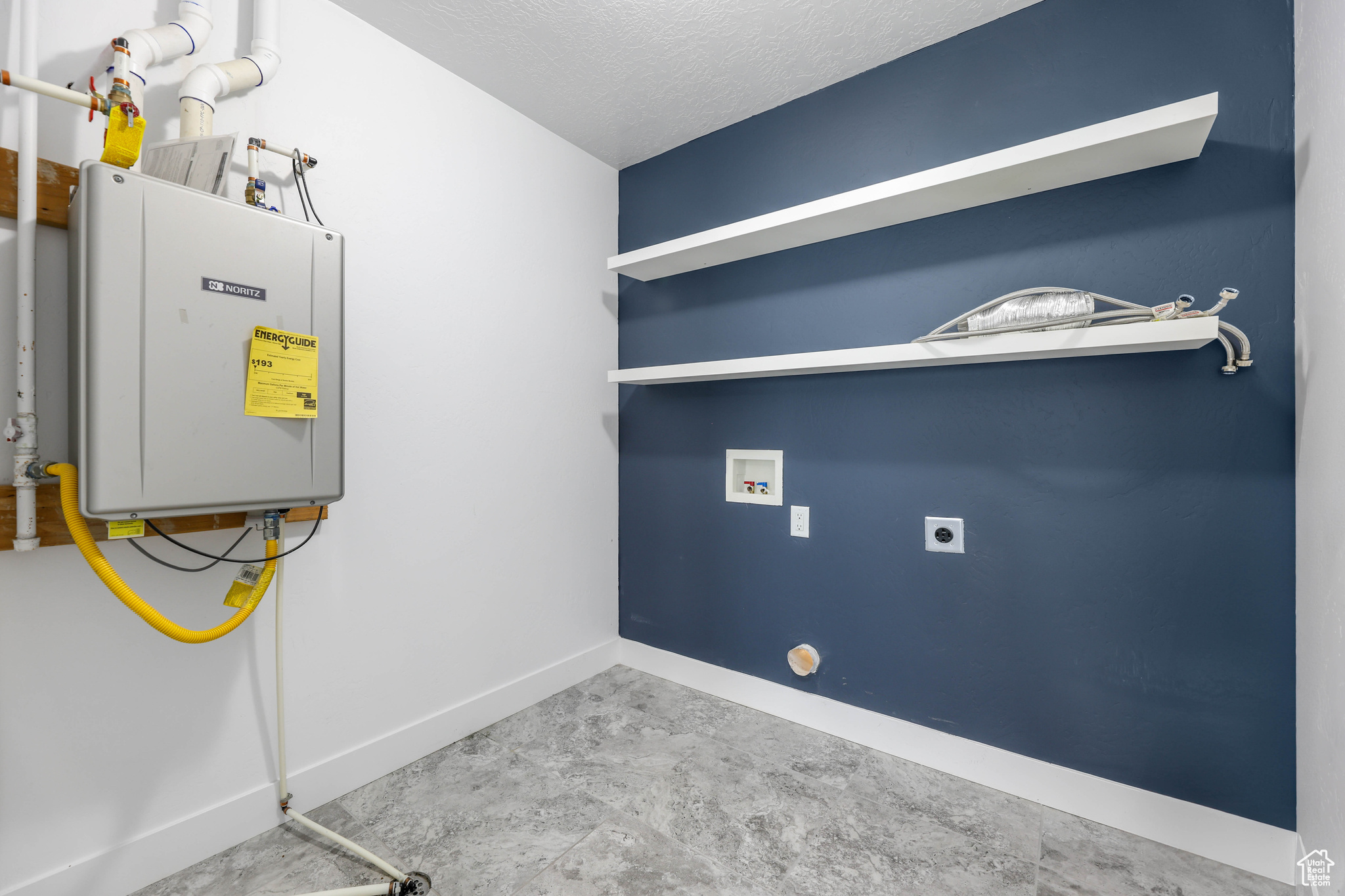 COLONIAL PARK - Residential