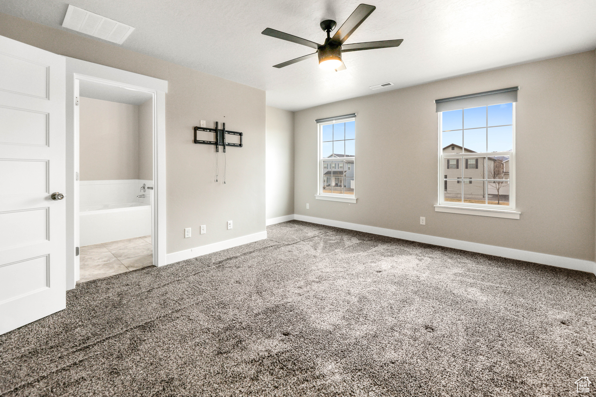 COLONIAL PARK - Residential