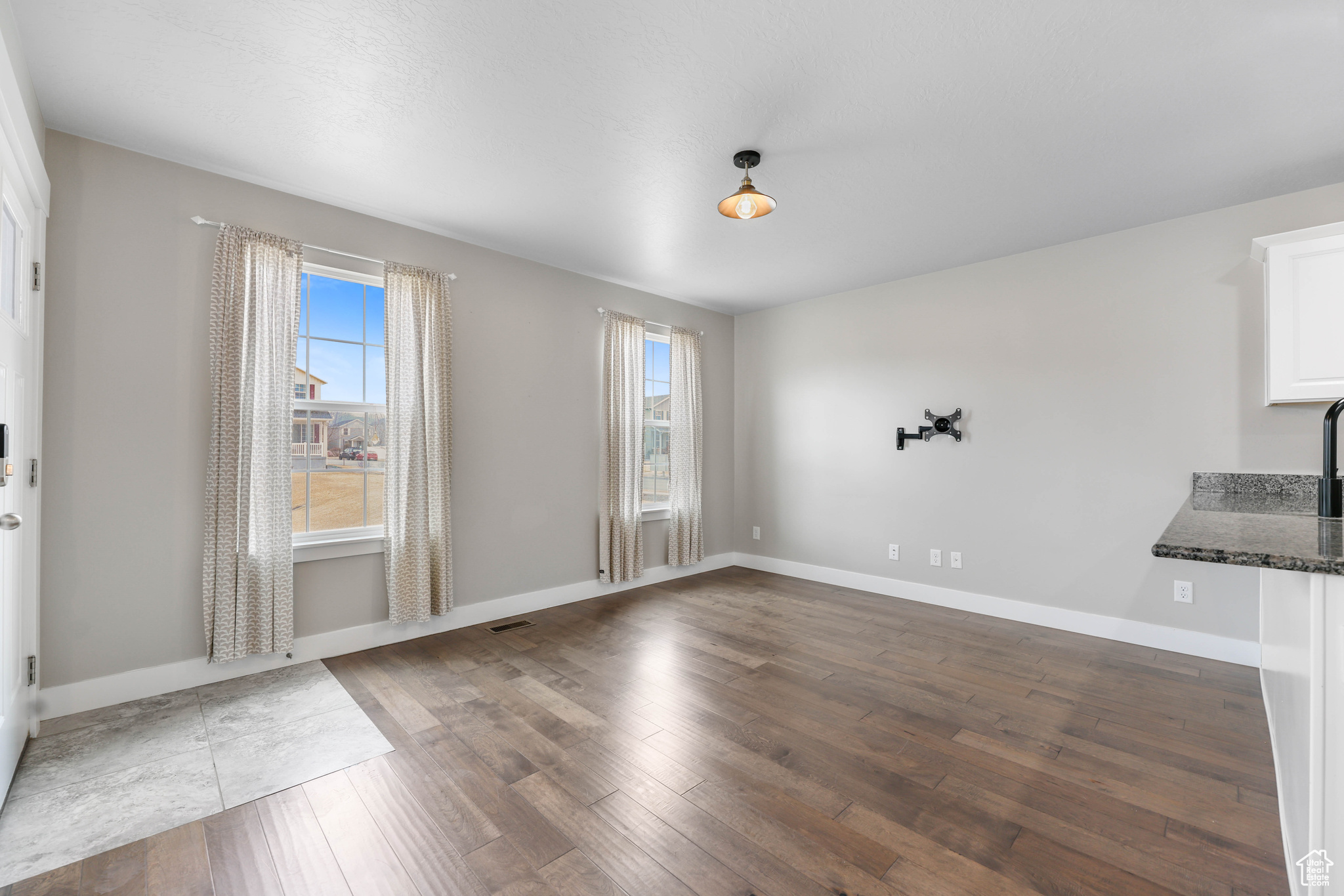 COLONIAL PARK - Residential