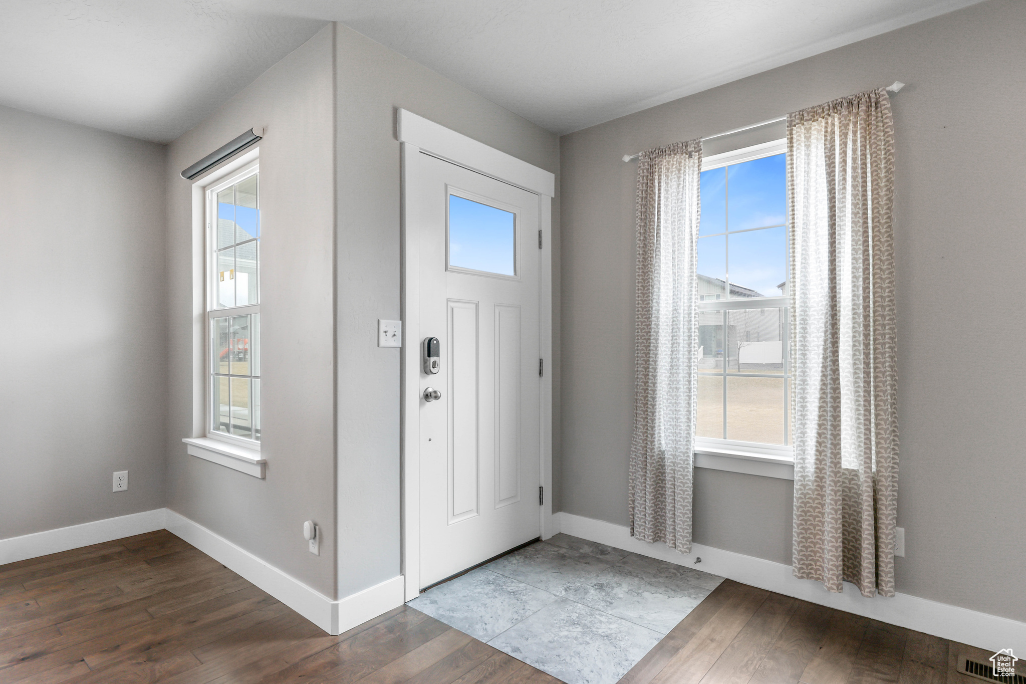 COLONIAL PARK - Residential