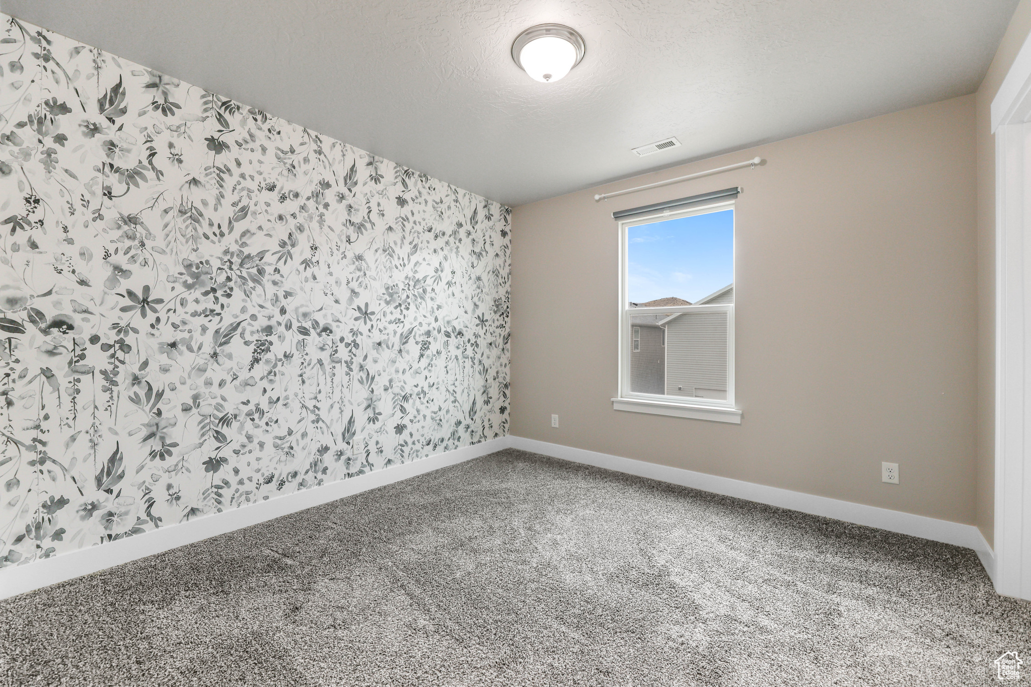 COLONIAL PARK - Residential