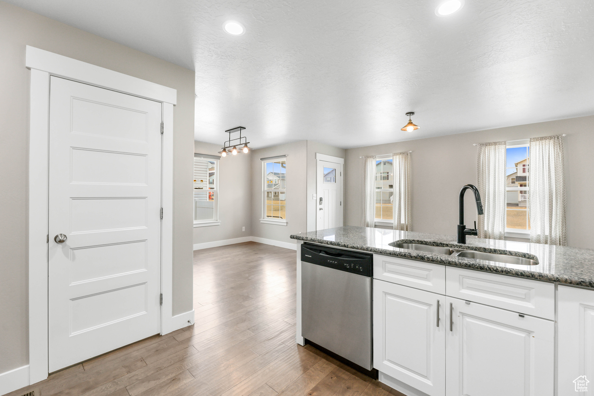 COLONIAL PARK - Residential