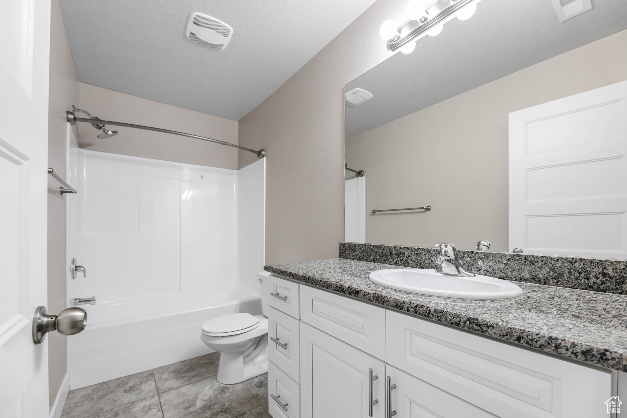 COLONIAL PARK - Residential