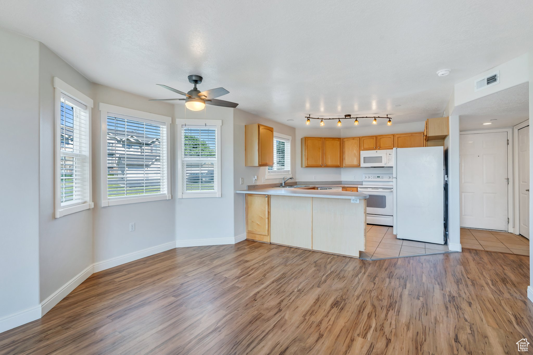 160 W Daybreak Ln, Saratoga Springs, Utah image 6