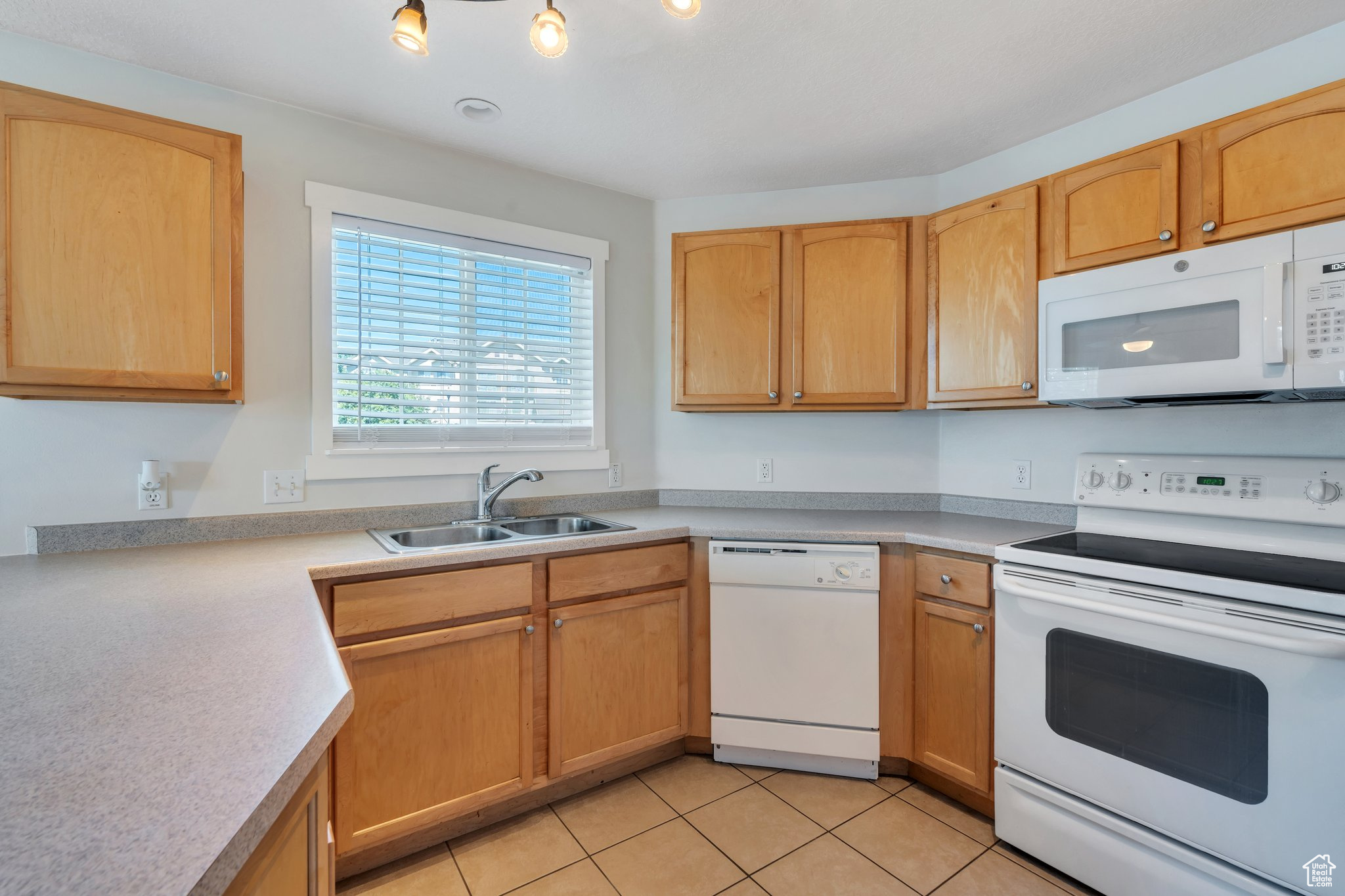 160 W Daybreak Ln, Saratoga Springs, Utah image 8