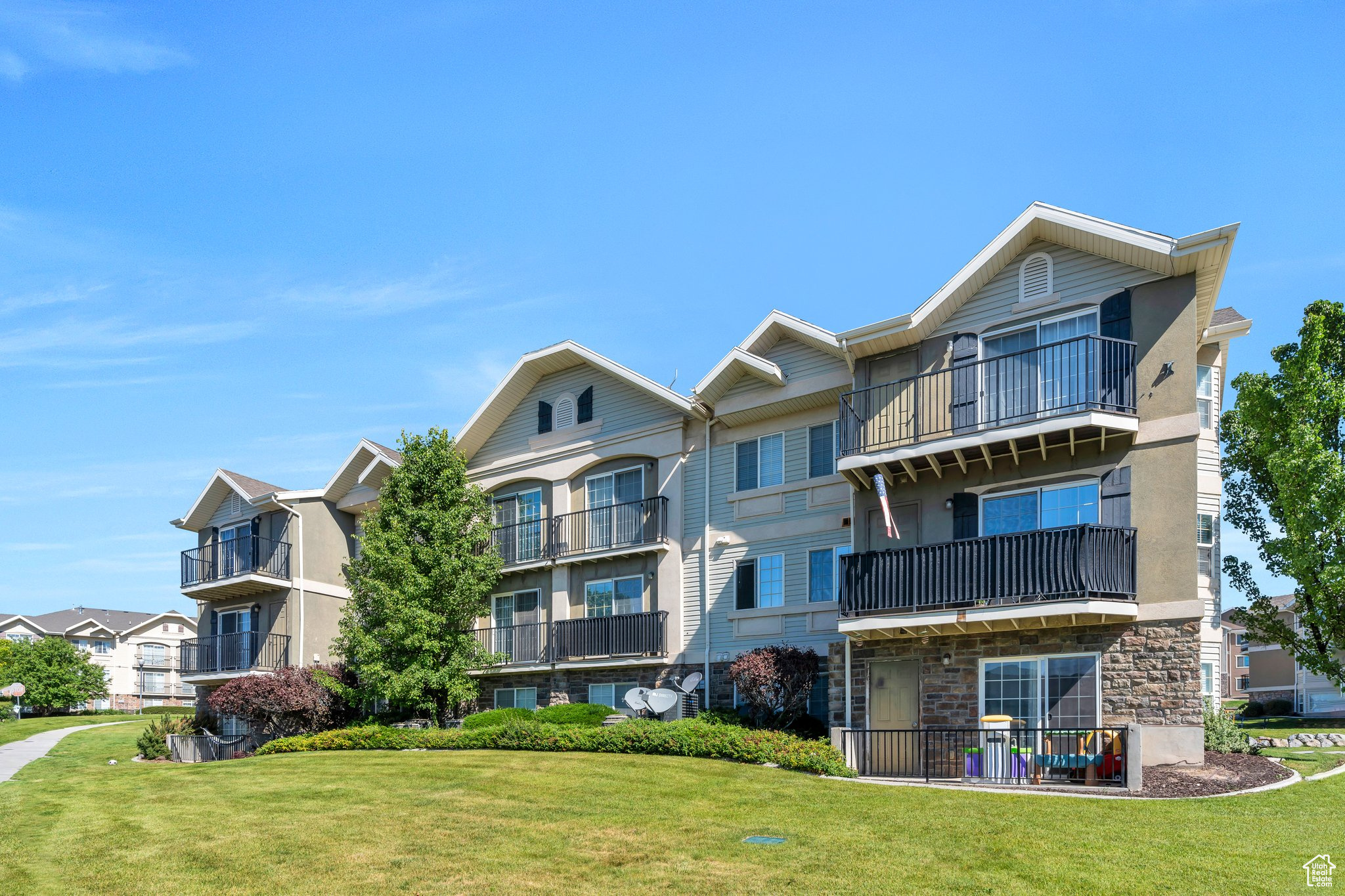 160 W Daybreak Ln, Saratoga Springs, Utah image 2