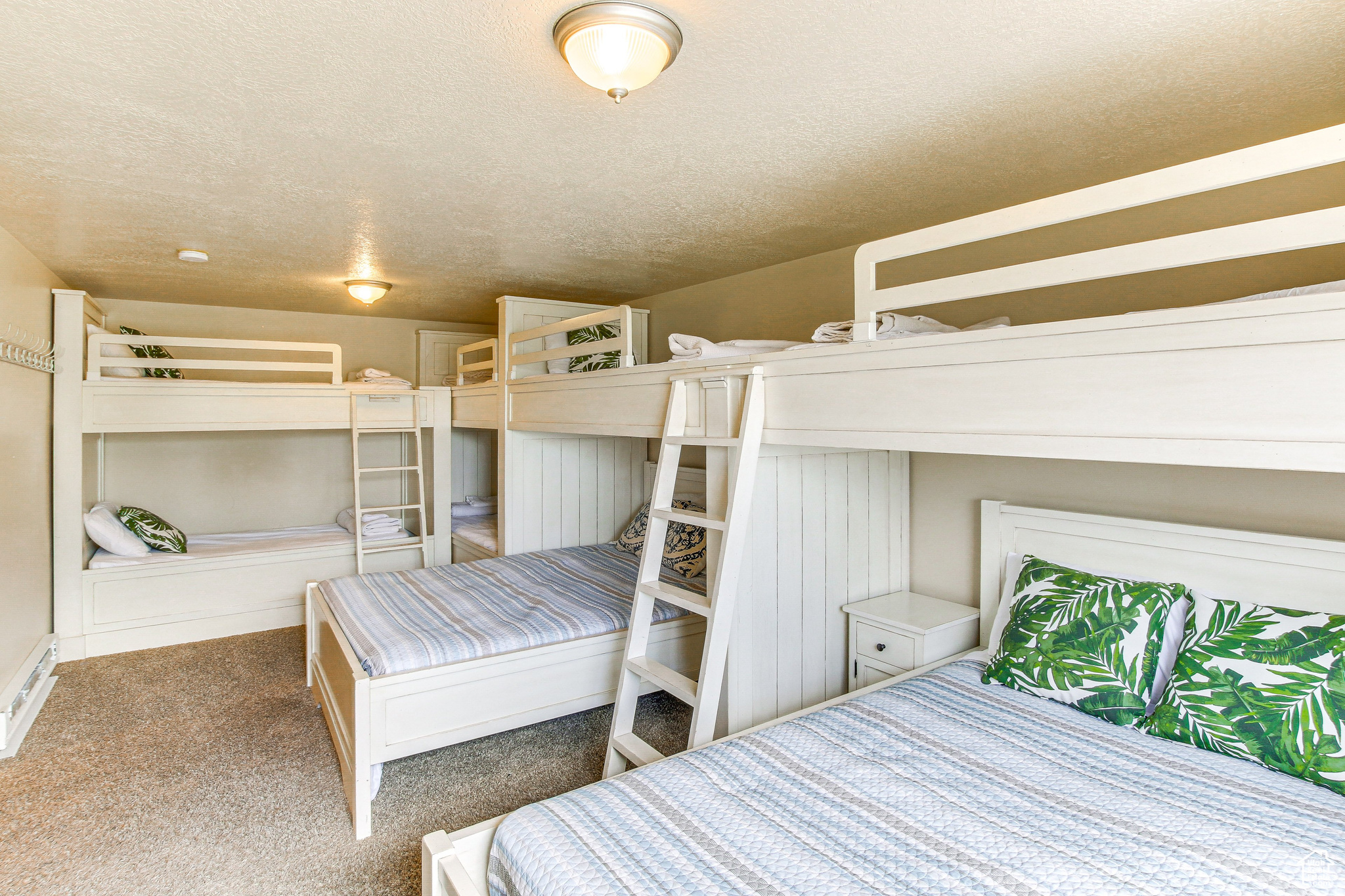 FOOTHILL ESTATE - Commercial Sale