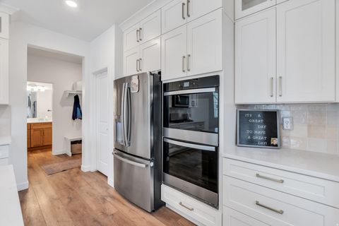 Tiny photo for 3482 S SUGAR MAPLE CT, Mapleton, UT 84664 (MLS # 2138383)