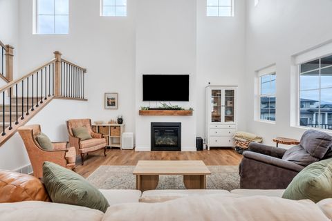 Tiny photo for 3482 S SUGAR MAPLE CT, Mapleton, UT 84664 (MLS # 2138383)