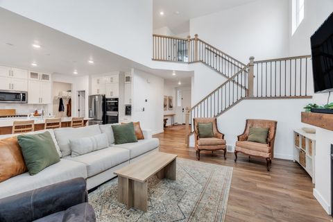 Tiny photo for 3482 S SUGAR MAPLE CT, Mapleton, UT 84664 (MLS # 2138383)