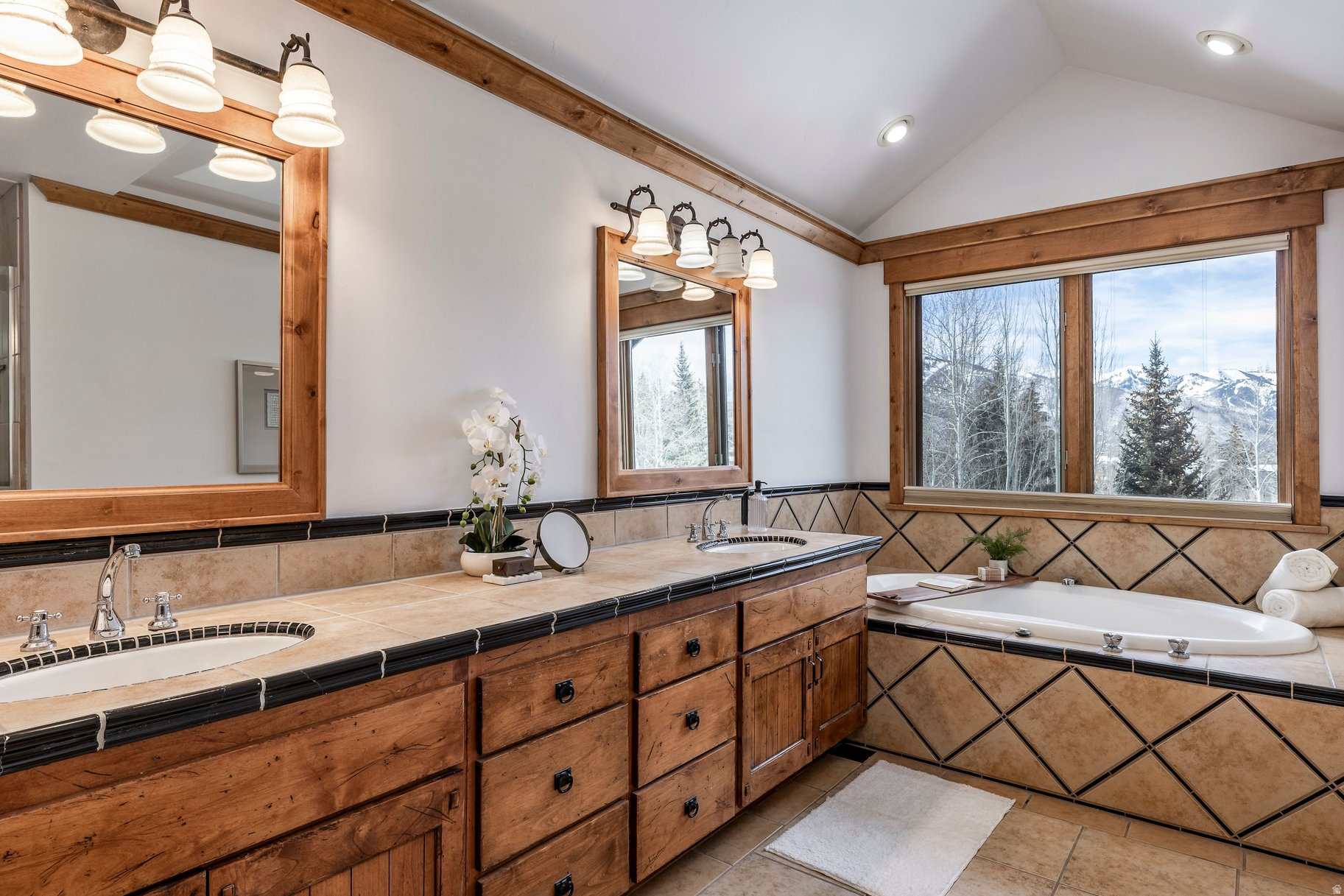 FAIRWAY HILLS - Residential