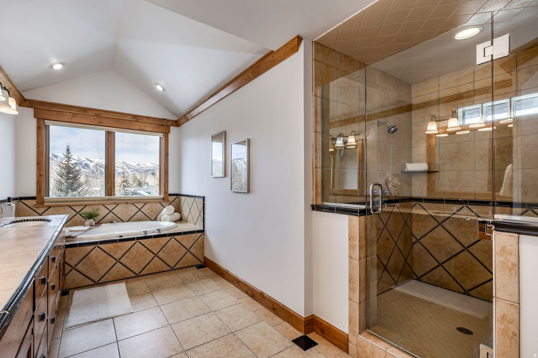 FAIRWAY HILLS - Residential