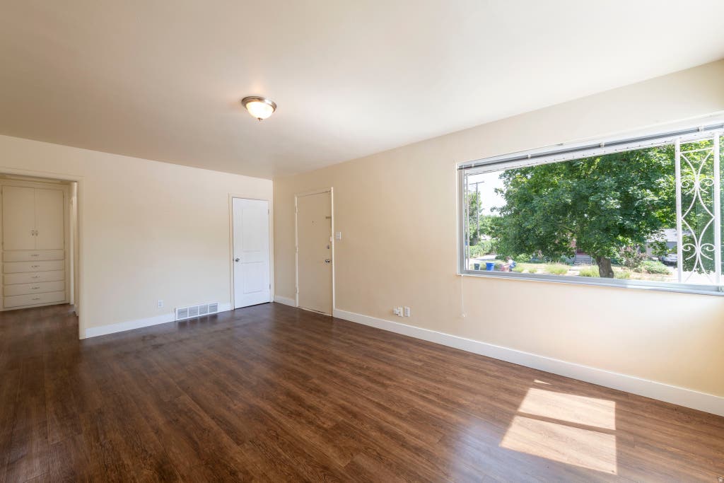 Photo of 559 E WILSON AVE, Salt Lake City, UT 84105 (MLS # 2172590)
