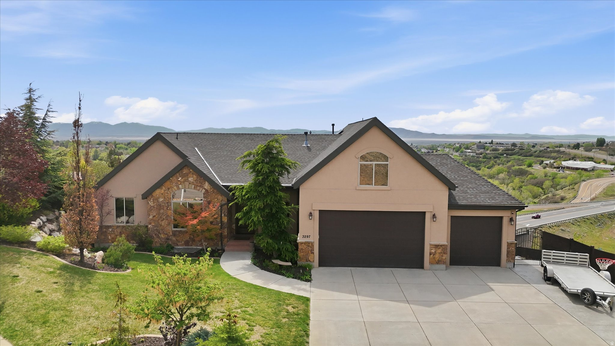 LAYTON RIDGES SUB - Residential