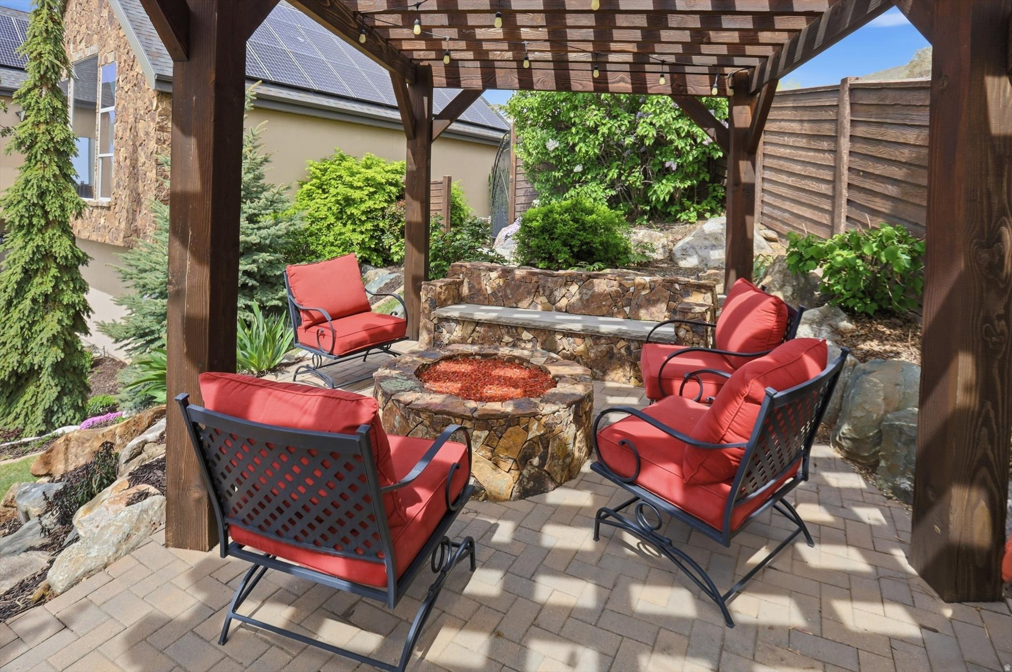 LAYTON RIDGES SUB - Residential